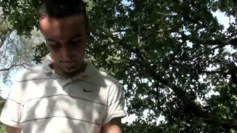 Gaybareback: Hetero zuigen door homo in het bos en neuk hem