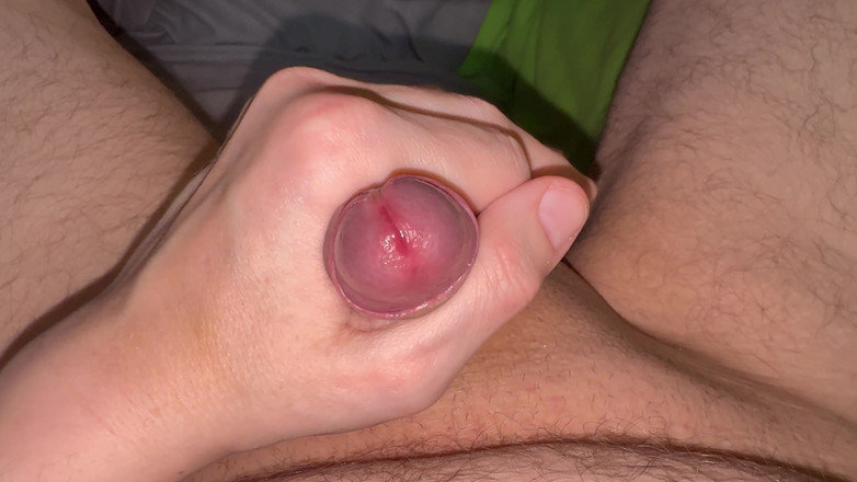 Wichskumpel: 私の小さな未割りのチンコで遊んで