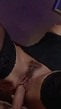 2 lindas putas e um homem: sexo a três no quarto