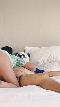 Lala Ivey má erotickou zábavu z cestování v čase s Unc v roce 1993