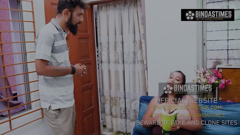 Biind as times: Грязная госпожа дези в офисе хочет мой большой член для ее траха удовлетворения