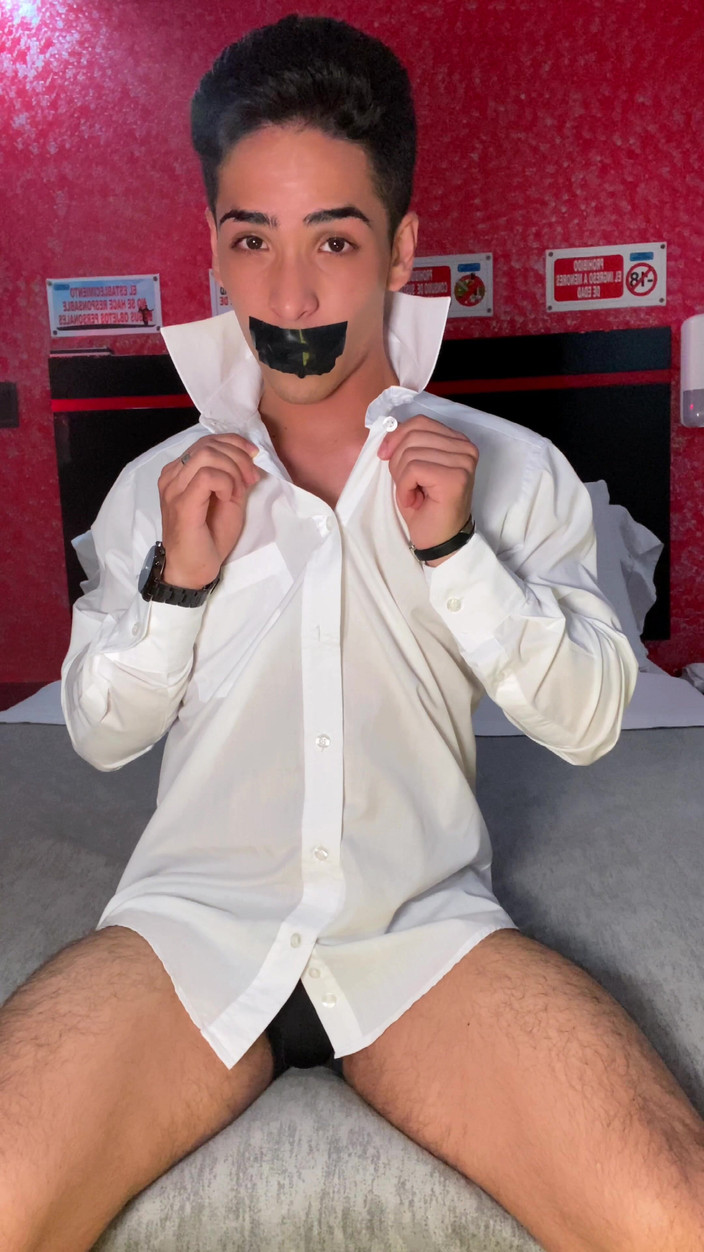 aodaboy: 白衬衫和我嘴里的丝带