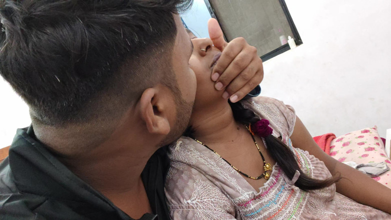 Premi pooja: Indian Desi Stepsister and Stepbrother Slowly Slowly Kissing Hot and...