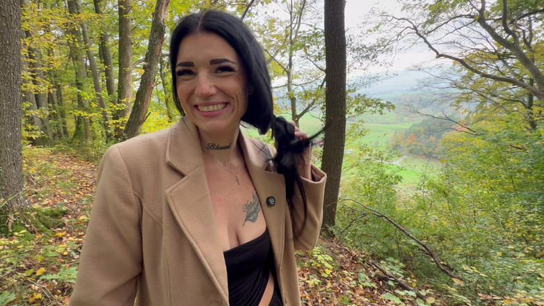 LizaRoxx: 알프스에서 하이킹을 하는 동안 아름다운 엉성한 딥스로트