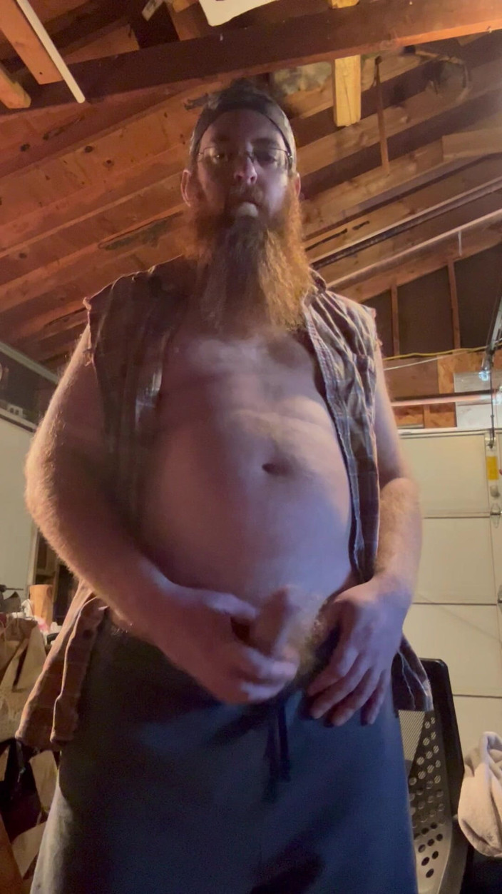 Big Baz: Pisciare casuale in garage