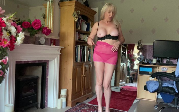 British Cougar: परफेक्ट लंड चुसाई