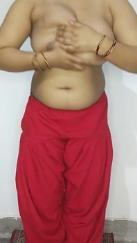 Indian - 18-letnia Desi Cute Girl Full Nude Body Show