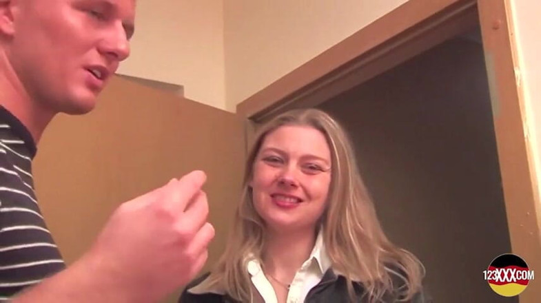 123XXX - 100% Amateurs: Pokud rádi sledujete nadržené blondýnky, jak jezdí na tvrdém ptákovi,...