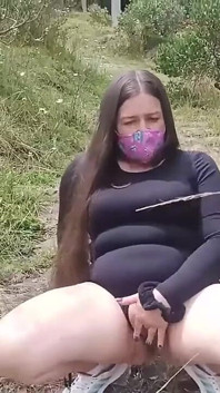 สาวละตินในป่ากับเพื่อนบ้านโชว์หีและตูดในเดรสกับกางเกงในตังกา