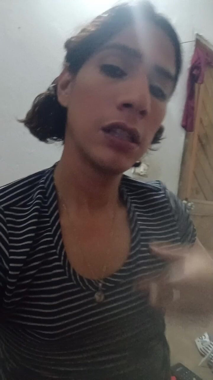 Femboy from Colombia: Mengonsumsi susu hangat yang enak ini