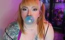 Hunnybrat: Blonďatá BBW žvýkačka Bubble Gum, Tits Out