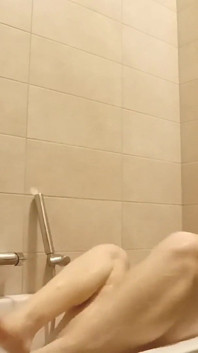 Oslava mých křivek ve vaně