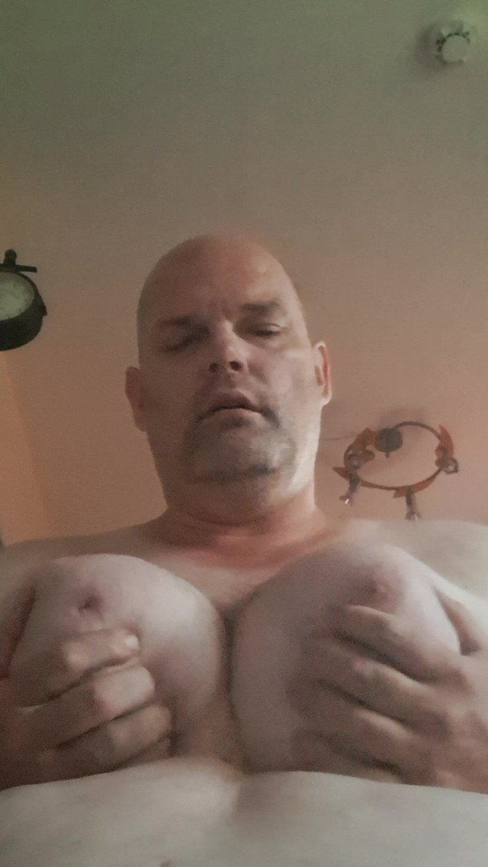 Fickspecht: Finally, Titty Massage of the Slut
