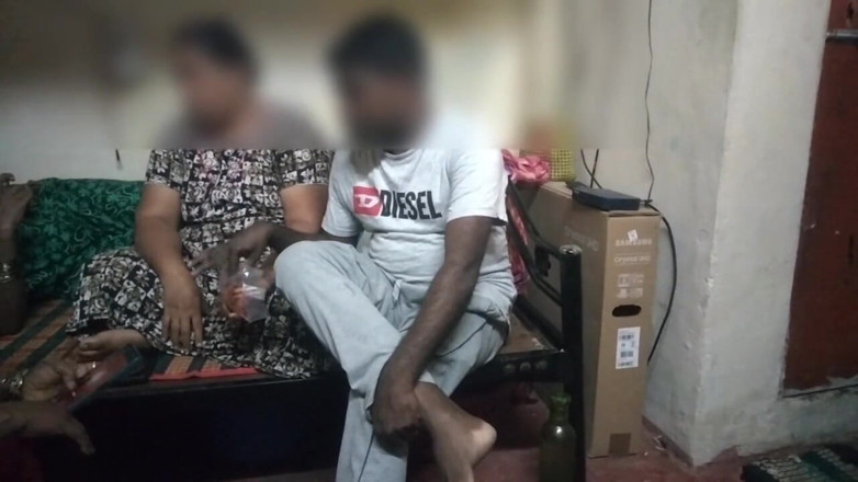 Tamil lesbian: Grupo hablando sucio sobre video y sexo