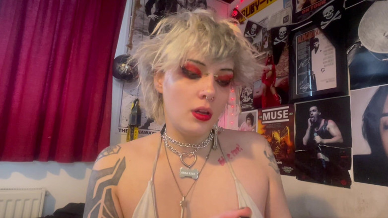 Glitterqueen1999: Fick meinen lippenstift von stiefbrust