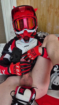În Biker Gear, a adus la orgasm