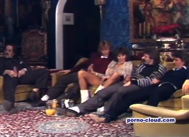 Porno Cloud: Foxy Lady si ratu penetrasi anal