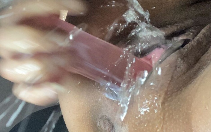 Drip Goddess: Sexy orgasmické stříkání