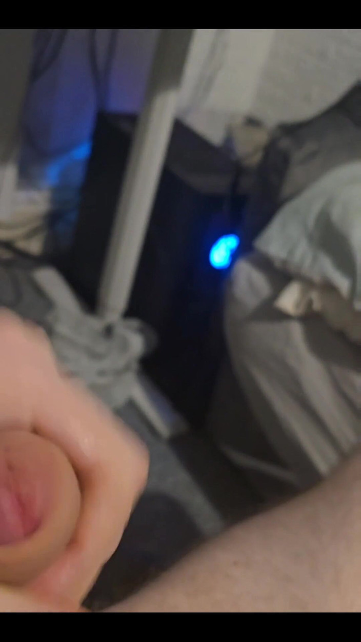 The Max Powers: Primer orgasmo gigantesco de coyote 3.0