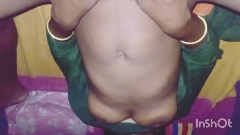 AmpleOunce283: Дезі красива зведена сестра, туга крупним планом, 3 пестощі пальцями вперше