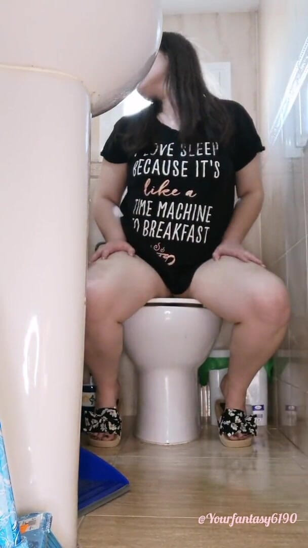 Your fantasy studio: Kentut di toilet