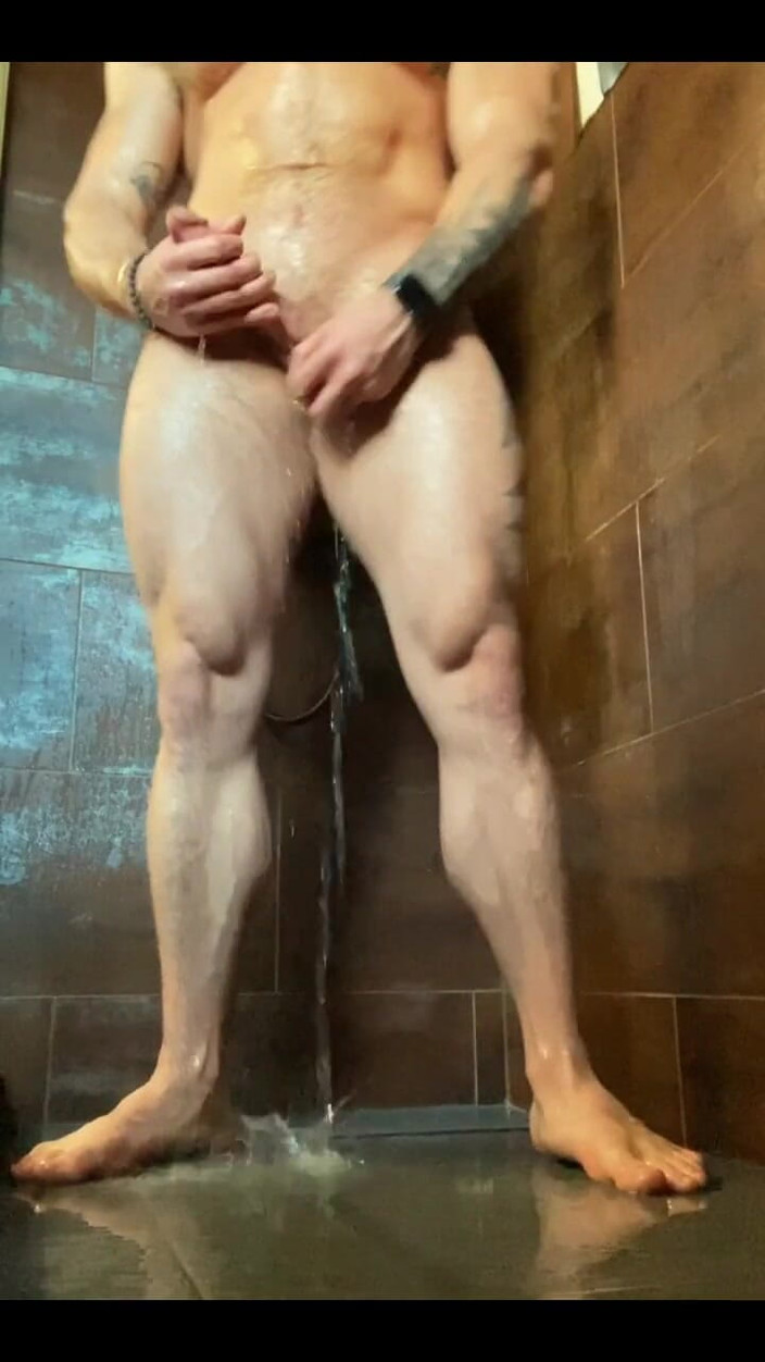 Leo Bayne: Feeling Playful