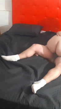 Nevlastní matka souhlasila, že ošuká svého nevlastního syna, protože pokud se tak neudělá, obviní ji z nevěry.