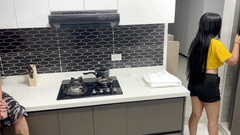 zacymaddy: Ela pede para ensiná-la a cozinhar enquanto ela a pega.