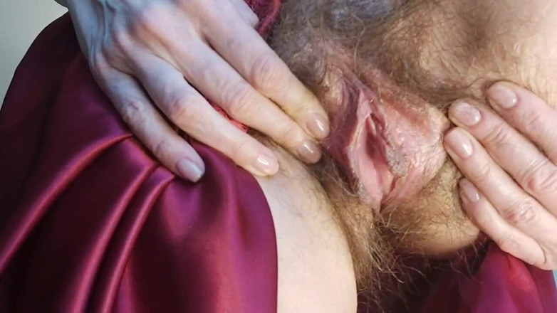 GinnaGg: Udělala jsem se hodně silně, když jsem si honila klitoris,...