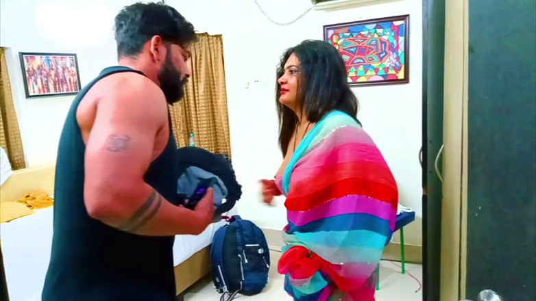 Jayanta Banik: Một bà nội trợ Người Ấn đột nhiên đến trước mặt anh rể...