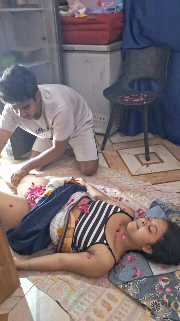 Sweetsex2001: navvivaahit jore ka seks desi