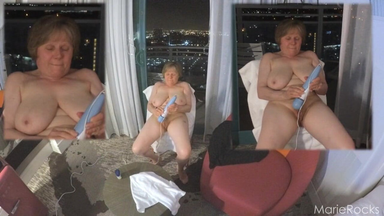 MarieRocks: Mature Stepmom Masturbating on a Beautiful Night