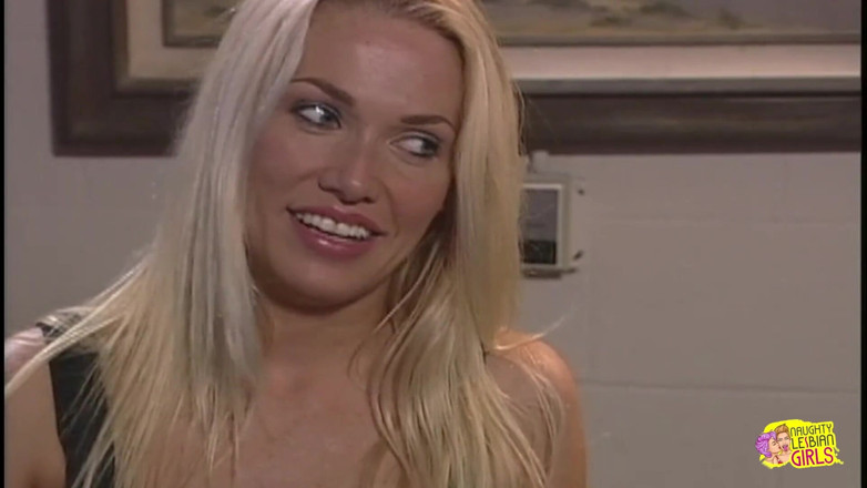 Naughty Lesbian Girls: Beautiful Blonde to Her Friend Eating Pussy and Kissing Her...