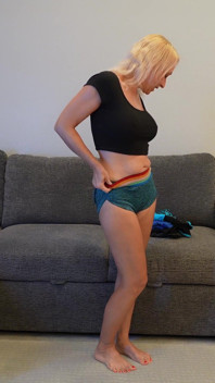 Hottshorts anprobieren - MILF stella