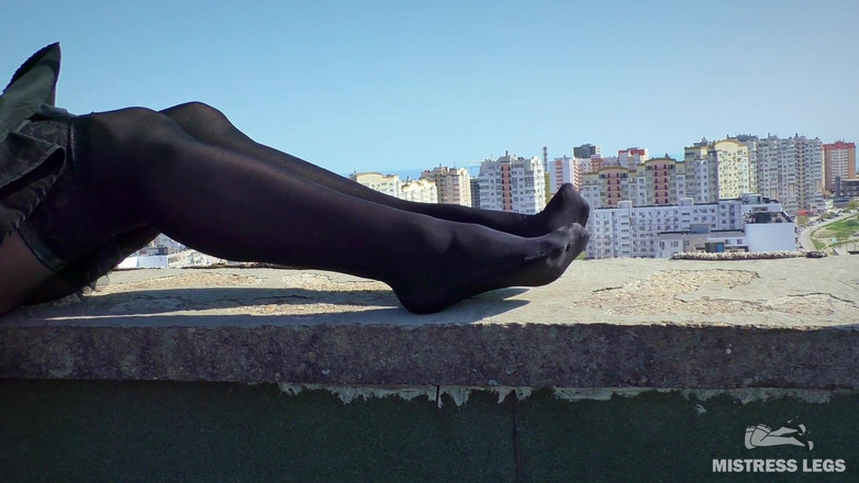 Mistress Legs: Godaan jiwa yang langit: mengusik mainan dari semata-mata ke hitam...