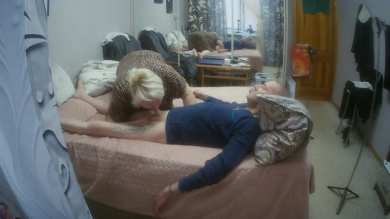 Zona901: Üvey annem elle muamelemi yarıda kesti, bana derin bir sakso çekti...