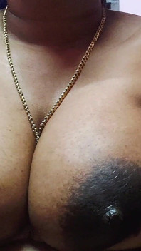 Velká prsa MILF Desi