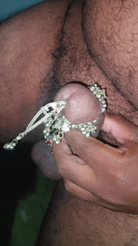 Jewellery dengan zakar desi