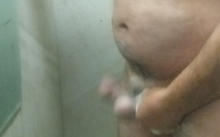 Masculer Turk Man: Erkeksi Türk ayısı ofis banyosunda boşalıyor