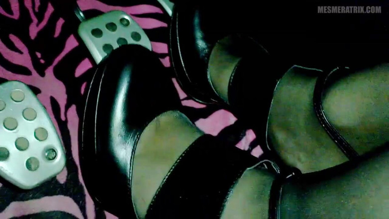 Lady Mesmeratrix Official: Закриття pinkessa