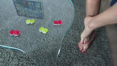 Lady Scarlet: Lady Scarlet - Gummy Candies pod mýma nohama
