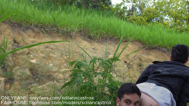 Dilan Castro: Făcând sex în aer liber cu un twink femboy pe care...
