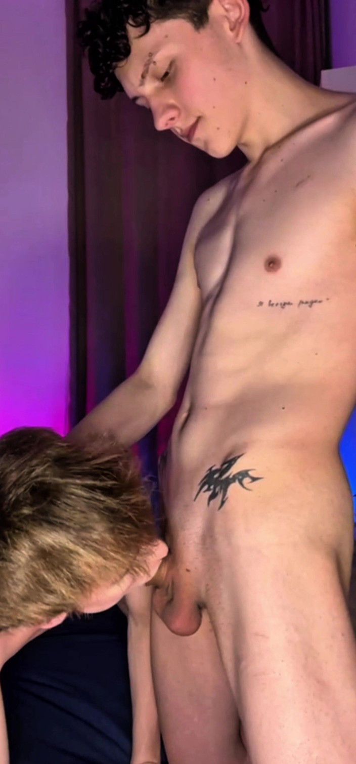 Active cock: Твинк-мужики обожают секс