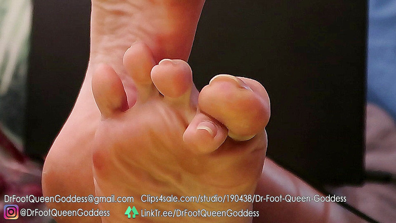 Dr. Foot Queen Goddess: Upřímný stůl, prohýbající se chodidlo, vratící se, část 2