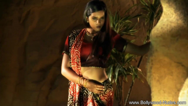 Bollywood Nudes: Asian Hottie Softcore Dance Erotic Moves