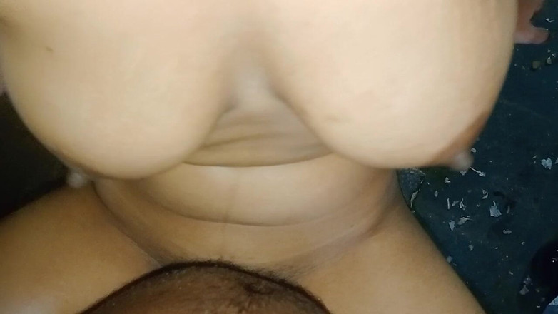 NikiRathod: Sexe dans la cuisine de la maison du voisin avec...