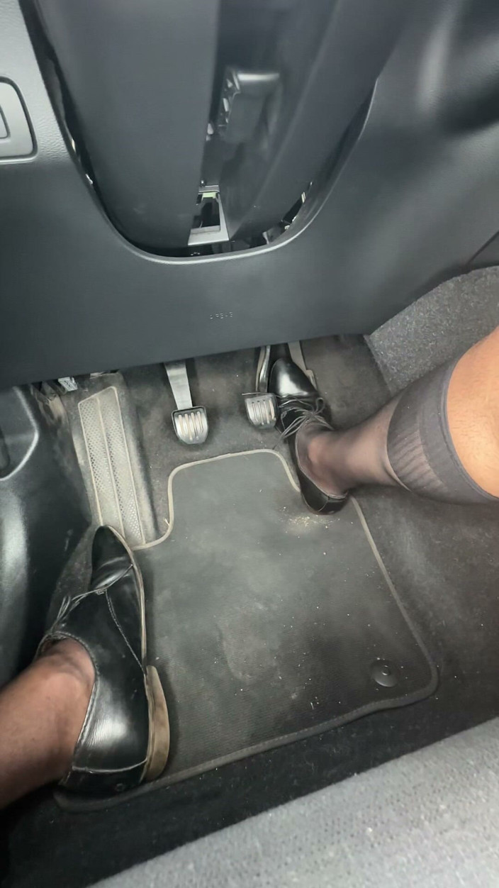 MaelHunter: Playing in Socks in the Car
