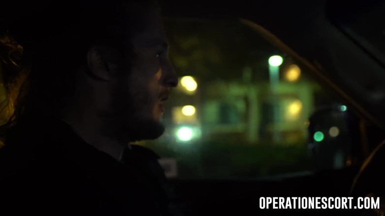 Operation Escort: Jaye summers被卧底警察Brick提供性爱