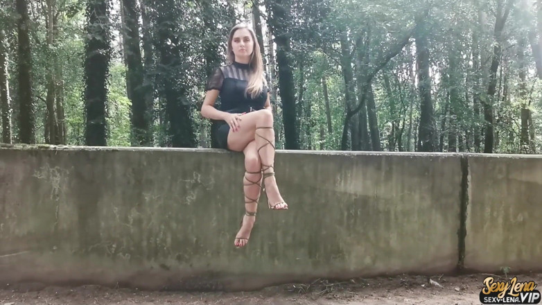 Goddess Lena: 글래디에이터 하이힐 신고 걷기
