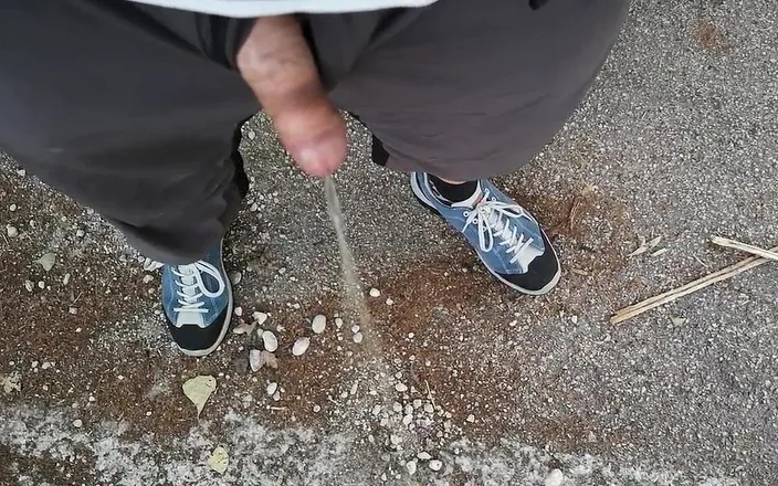 Cicci77: Piss and Cum Outdoor in a Park